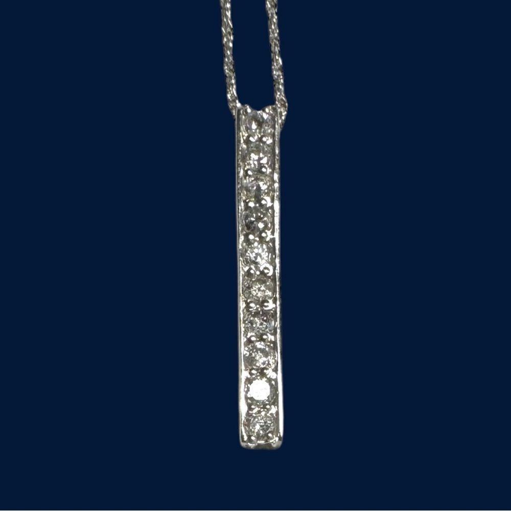 Natural Ten Diamond Bar Pendant 0.3 Carat Platinum P850 Twisted Chain Necklace